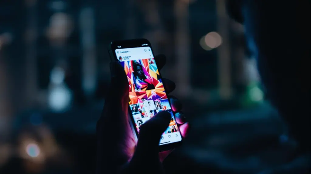 instagram stories swipe function